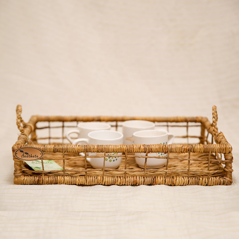 Organic Elegance:  Water Hyacinth Tray for Your Stylish Home